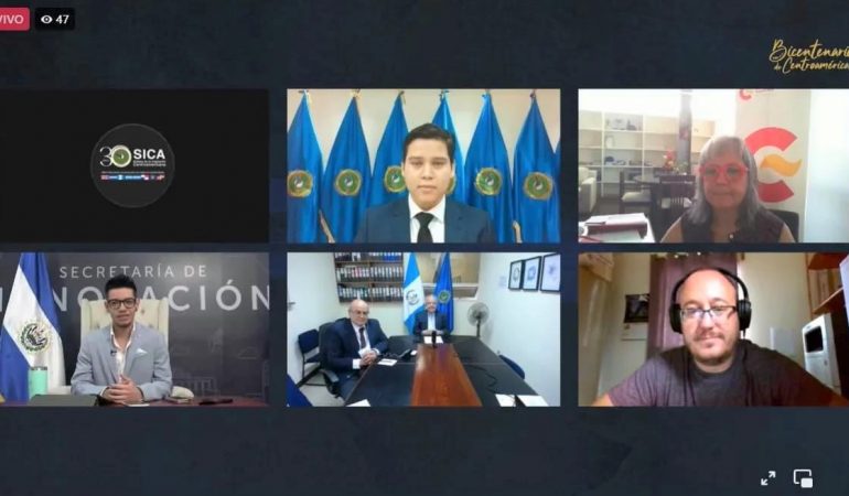 Cristina Aldama, Coordinadora General de la AECID en El Salvador junto con otras autoridades en ...