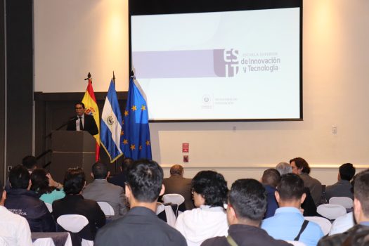 Público con presentación de fondo