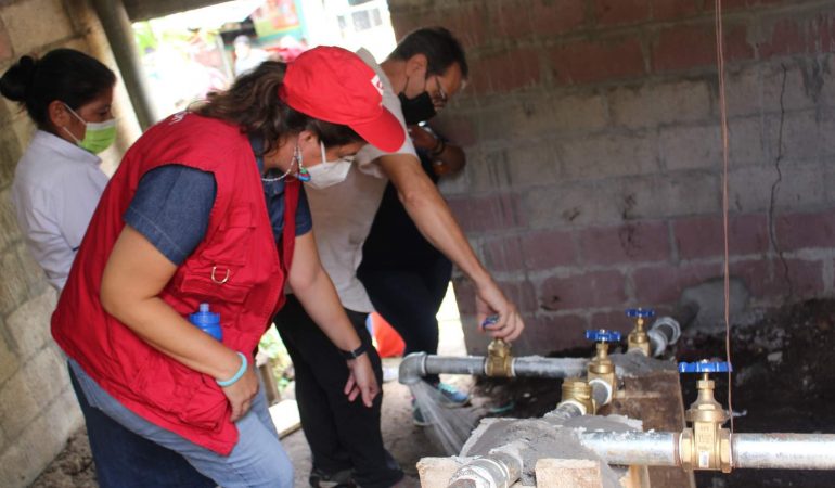 Equipo de bombeo en La Libertad
