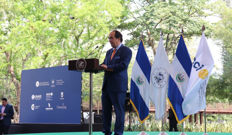 El Embajador de España en El Salvador, D. Carlos de la Morena