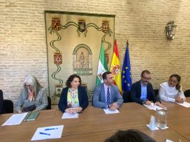 Mesa con representantes del acto